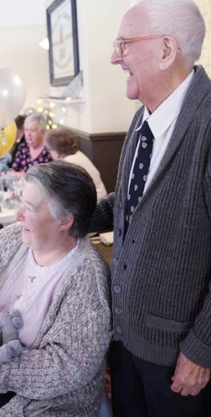 Mr & Mrs Fraser share image